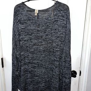 Cacia brand women’s sweater